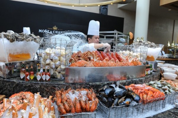 NEWS: The Ritz-Carlton Millenia Singapore - SuperBrunch 17 March.